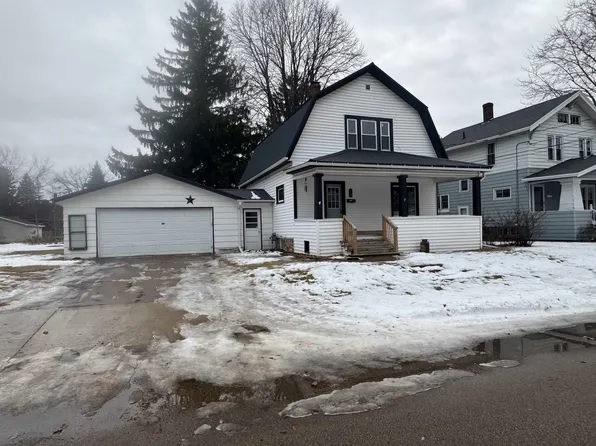 618 E Division St, Shawano, WI 54166
