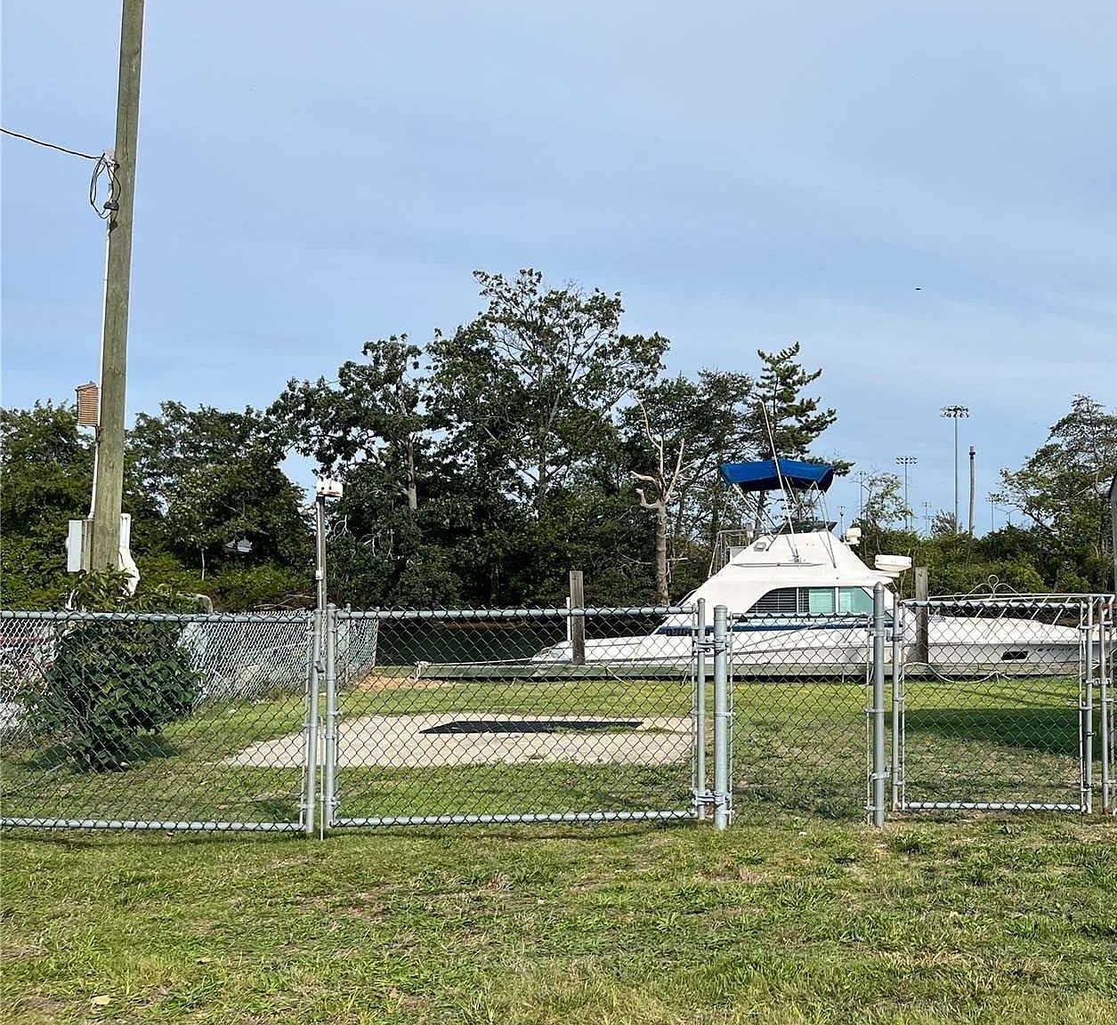 47 Westernconcourse, Amity Harbor, NY 11701 Zillow