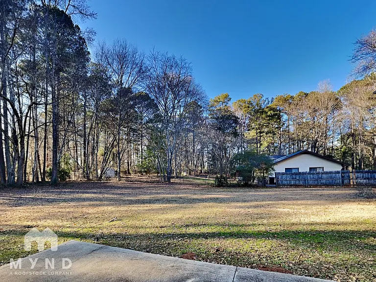 141 McElroy Rd — Photo 32