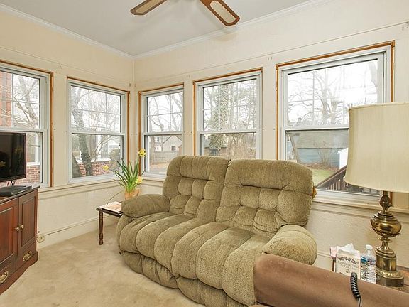 5th image of 17 Cobb Ave