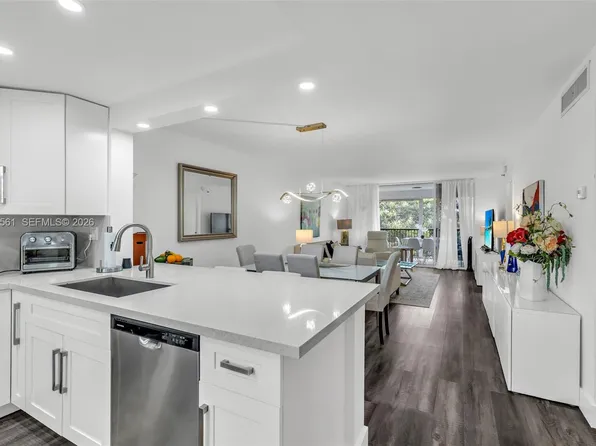 3910 Inverrary Blvd APT 503-B, Lauderhill, FL 33319