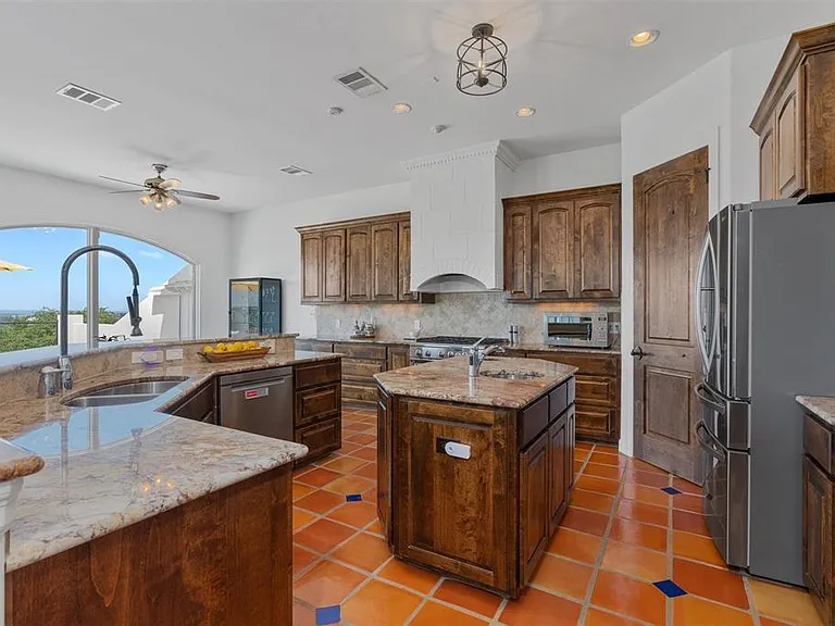 4922 Hidden Creek Ln — Photo 21