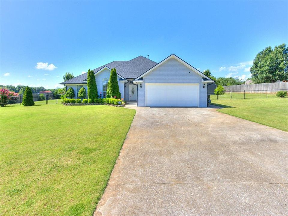 1st image of 20328 SE 37th St