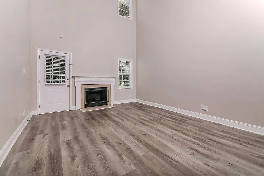 3 bed, 2.5 bath, 1720 sqft, $1,755 — Photo 4