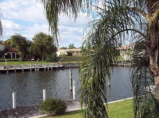 Beautiful waterfront pool home 2bed/2bath