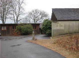 56 Oak Hill Rd, Narragansett, RI 02882