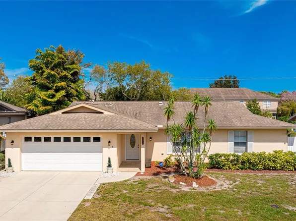 3913 Helene St, Sarasota, FL 34233