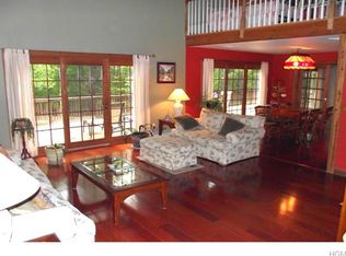 88 Buttonwood Rd, Bloomingburg, NY 12721