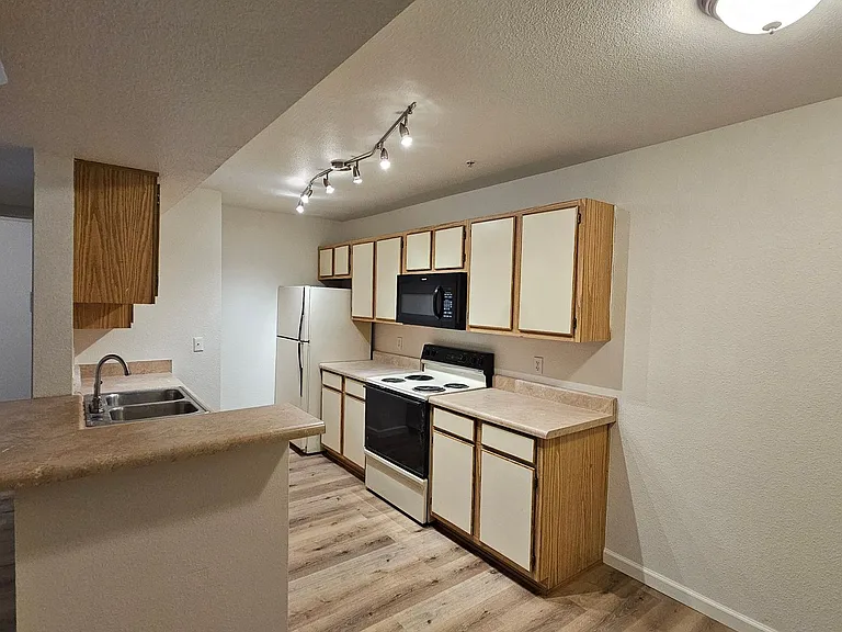 1385 W University Ave #7151 — Photo 2
