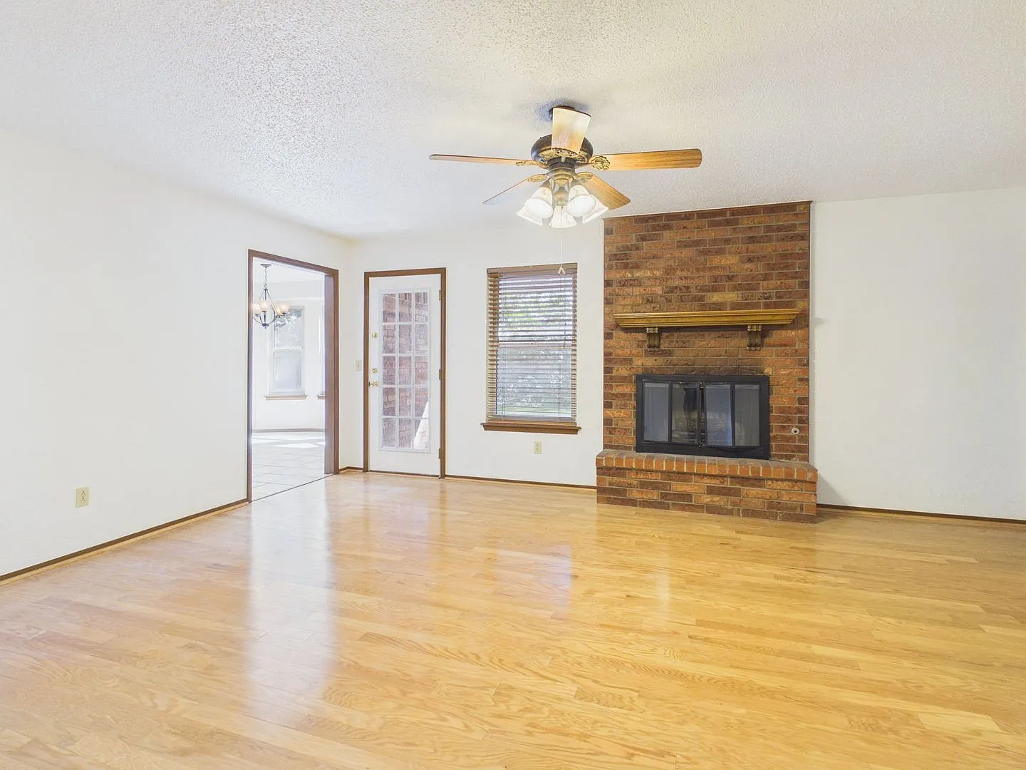 Spacious 3-Bedroom Rental in Western Plateau — Photo 4