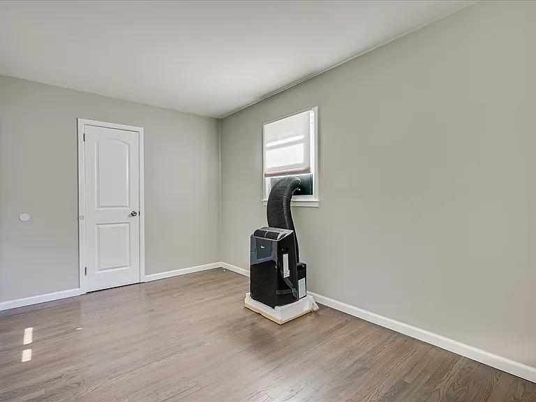 15 Woodmere St #15 — Photo 12