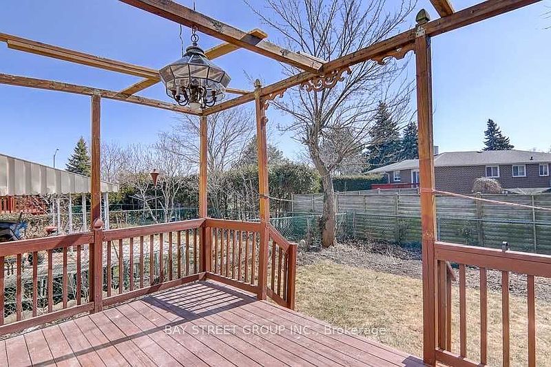 Toronto House for rent - 4 Bedrooms — photo 13