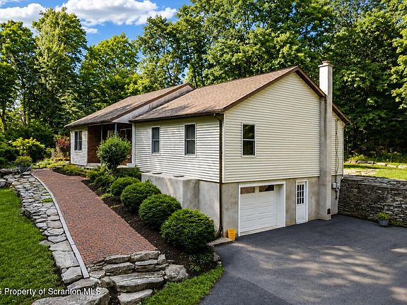 2nd image of 14082 Upper Maple Dr
