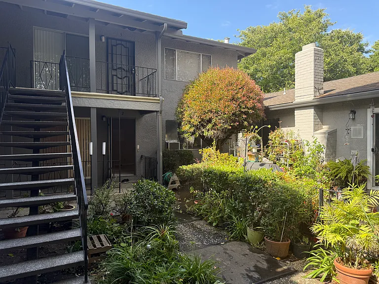 1369 Lexington Dr #2 — Photo 3