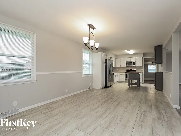 159 Wessington Pl — Photo 5