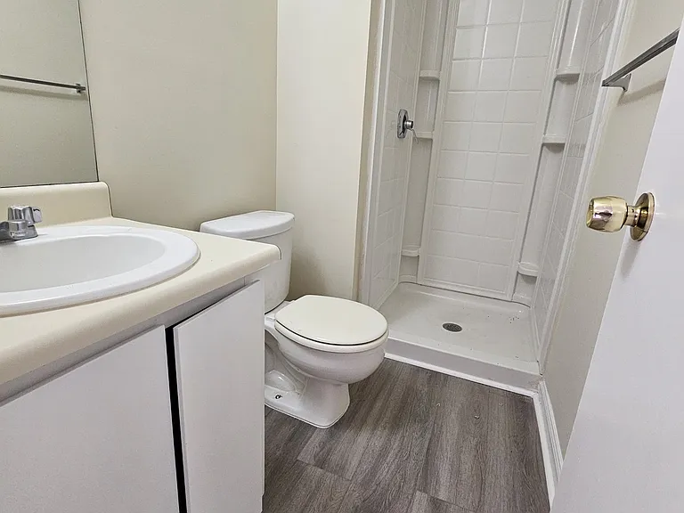124 Hunt Club Ct — Photo 12