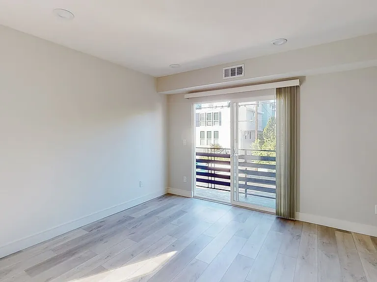 237 Rosemont Ave — Photo 3