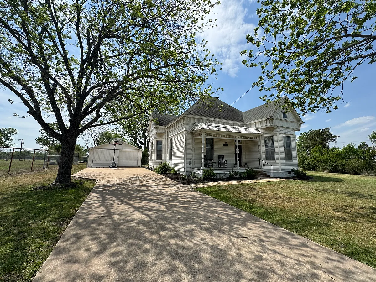 Building Photo - 1100 Symes St