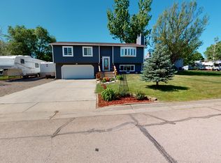 1302 Rawhide Dr, Gillette, WY 82716