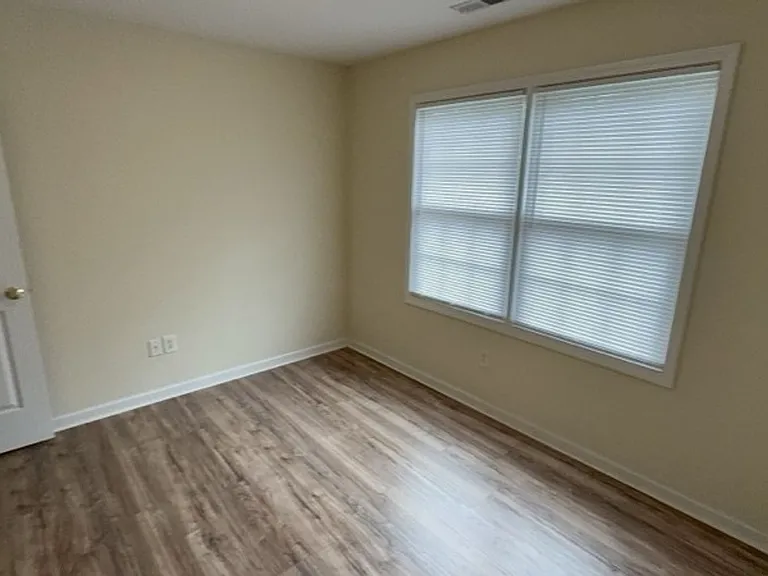 202 Heartwood Xing — Photo 7