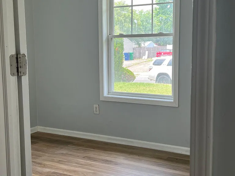 434 Applegate Ave — Photo 1