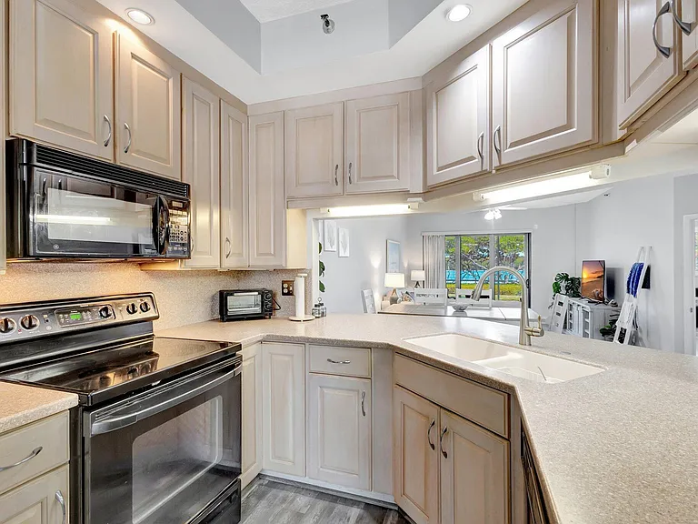 200 Waterway Rd #109 — Photo 13