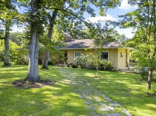 40W938 Whitney Rd, Saint Charles, IL 60175