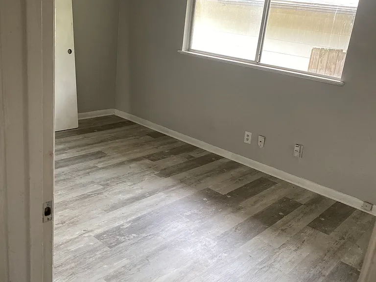 407 Arbor Ln — Photo 6
