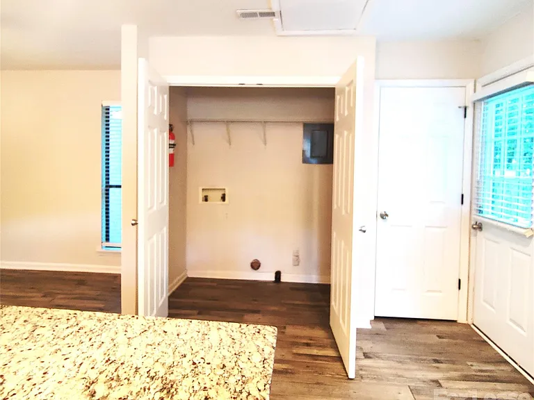 5101 Glenview Ct — Photo 6