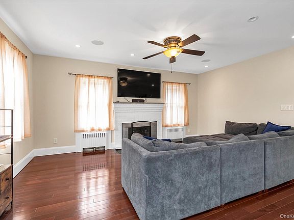 4th image of 3080 Roxbury Road