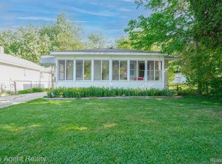 41 E Brooklyn Ave, Pontiac, MI 48340