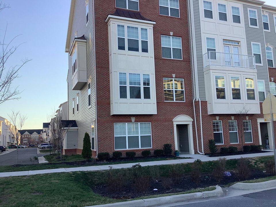 1st image of 7075 Banbury Dr Unit B