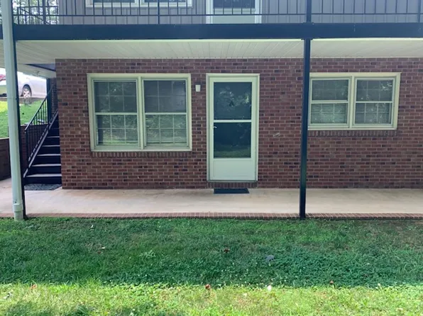 1101B Robin Hood Rd, High Point, NC 27262