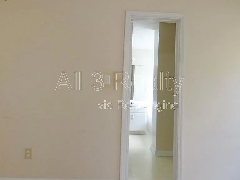 133 Harbour Lake Dr — Photo 13