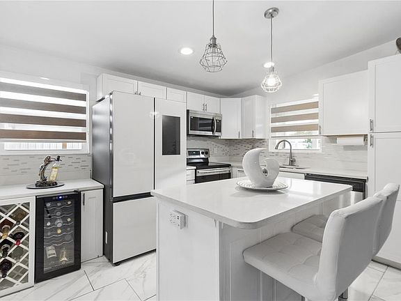 4th image of 1715 WAIKIKI WAY
