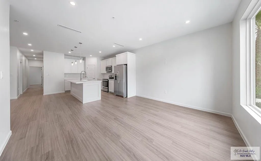 2 bed, 2.0 bath, 1432 sqft, $1,650 — Photo 4