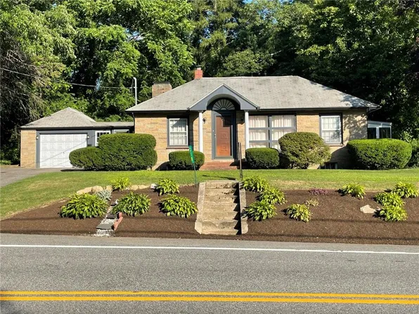 318 Saint Paul St, North Smithfield, RI 02896