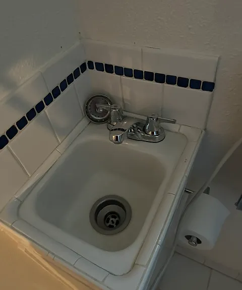 Bathroom sink
