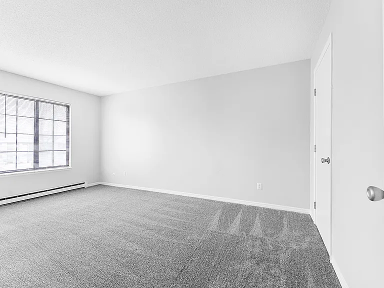 Walnut Woods Apartments — Photo 10