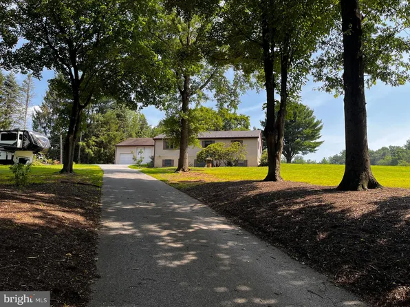 636 Pigeon Creek Rd, Pottstown, PA 19465