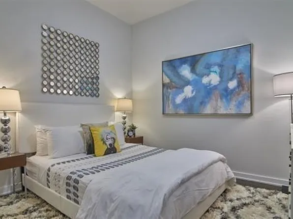 250 Avenue East image 1 of 17