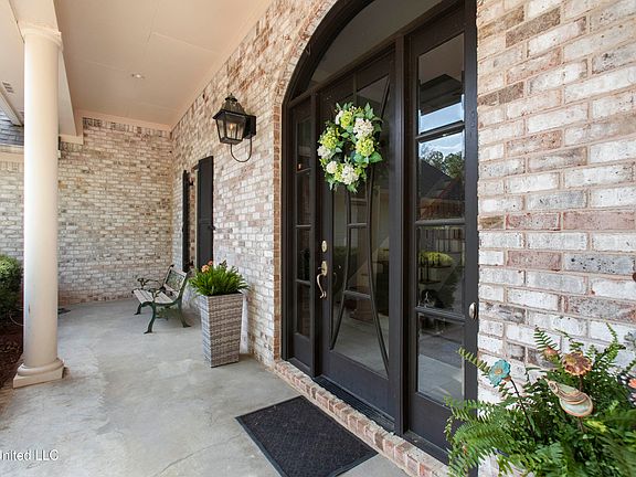 4th image of 104 Talbot Ct