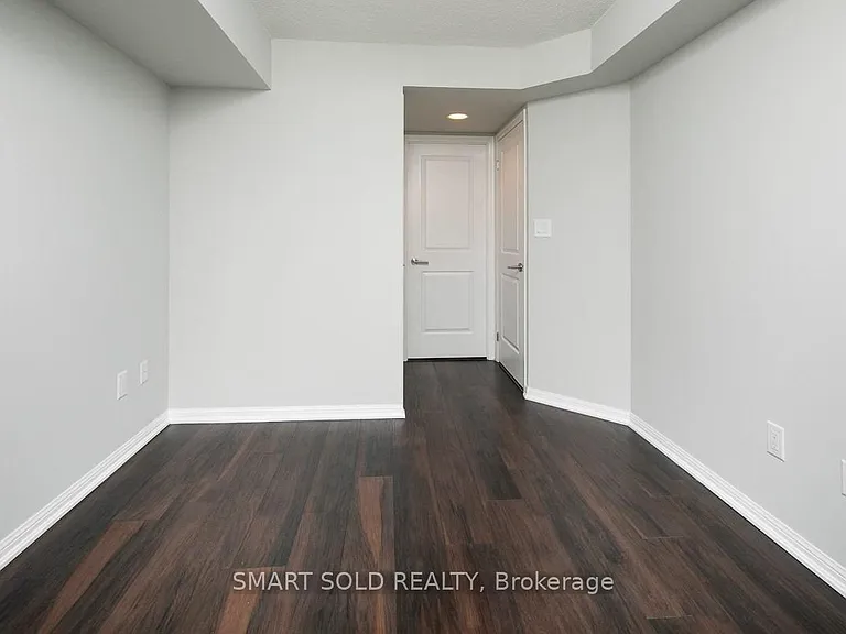 400 Adelaide St E #2310 — Photo 10