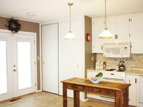 Frnch Drs Opn Prvt Crtyrd.