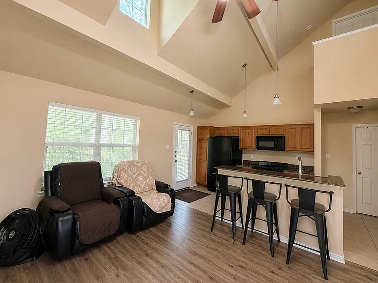 2350 Autumn Chase Loop #B — Photo 3