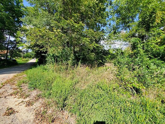 4th image of 1.6 Acres Brg