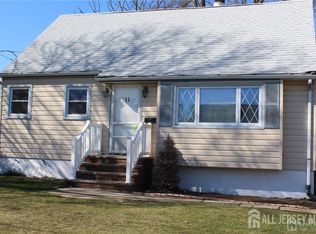 11 W Henry Pl, Iselin, NJ 08830