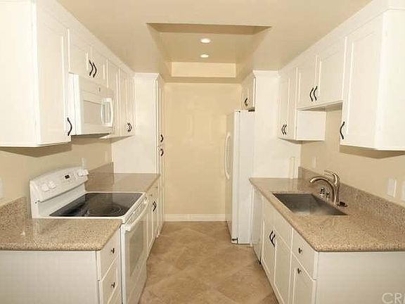 2nd image of 639 1st St APT 1