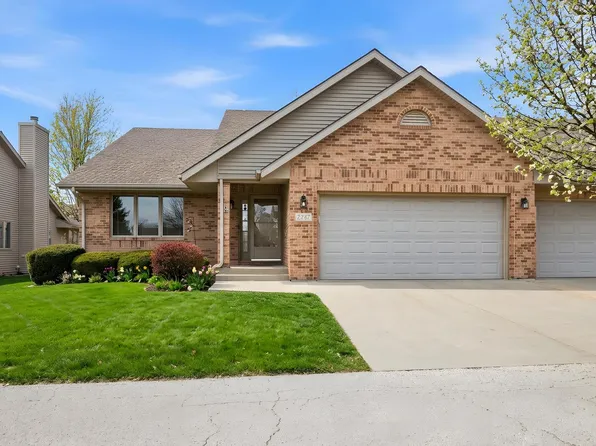 1247 Daniel Ct, Sycamore, IL 60178