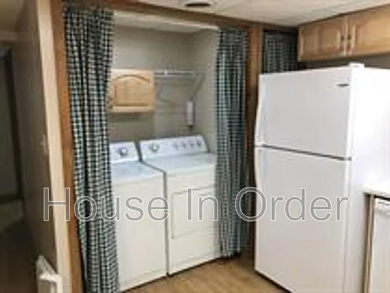 12 Looking Glass Ln — Photo 5